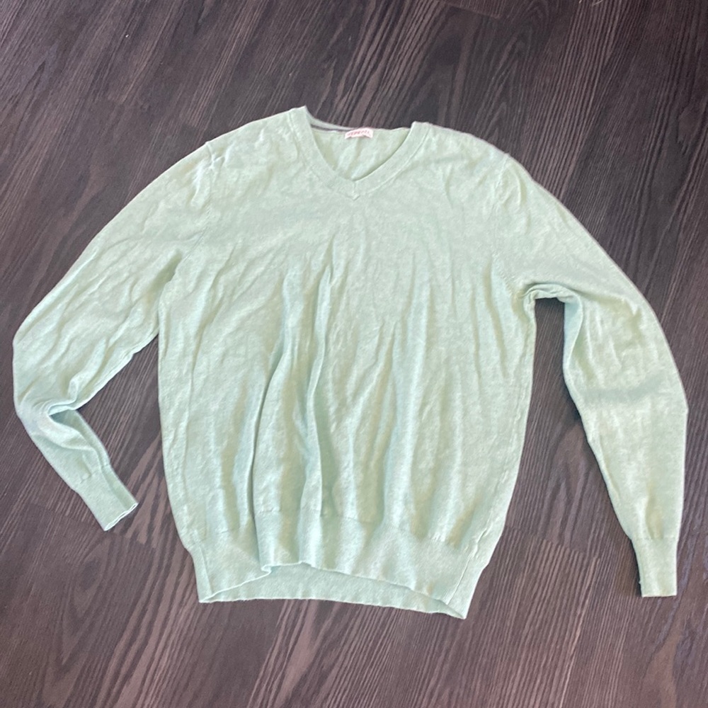 🍍Merona V neck sweater 🍍size large🍍A-1